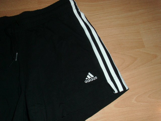 Sportshorts von Adidas, schwarz, Gr. 38/40