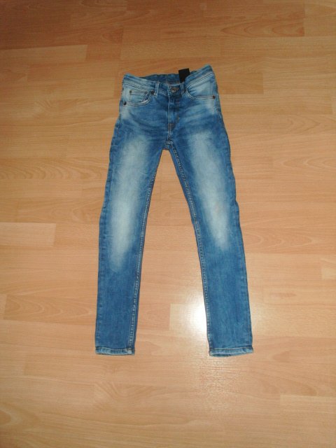 Skinnyjeans von H&M, blau mit Waschungen, Gr. 128
