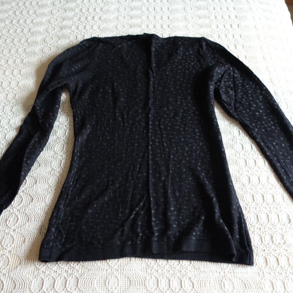 Pullover, Feinstrick, Gr. S bzw. ca. Gr. 36, schwarz, mit Totenkopf