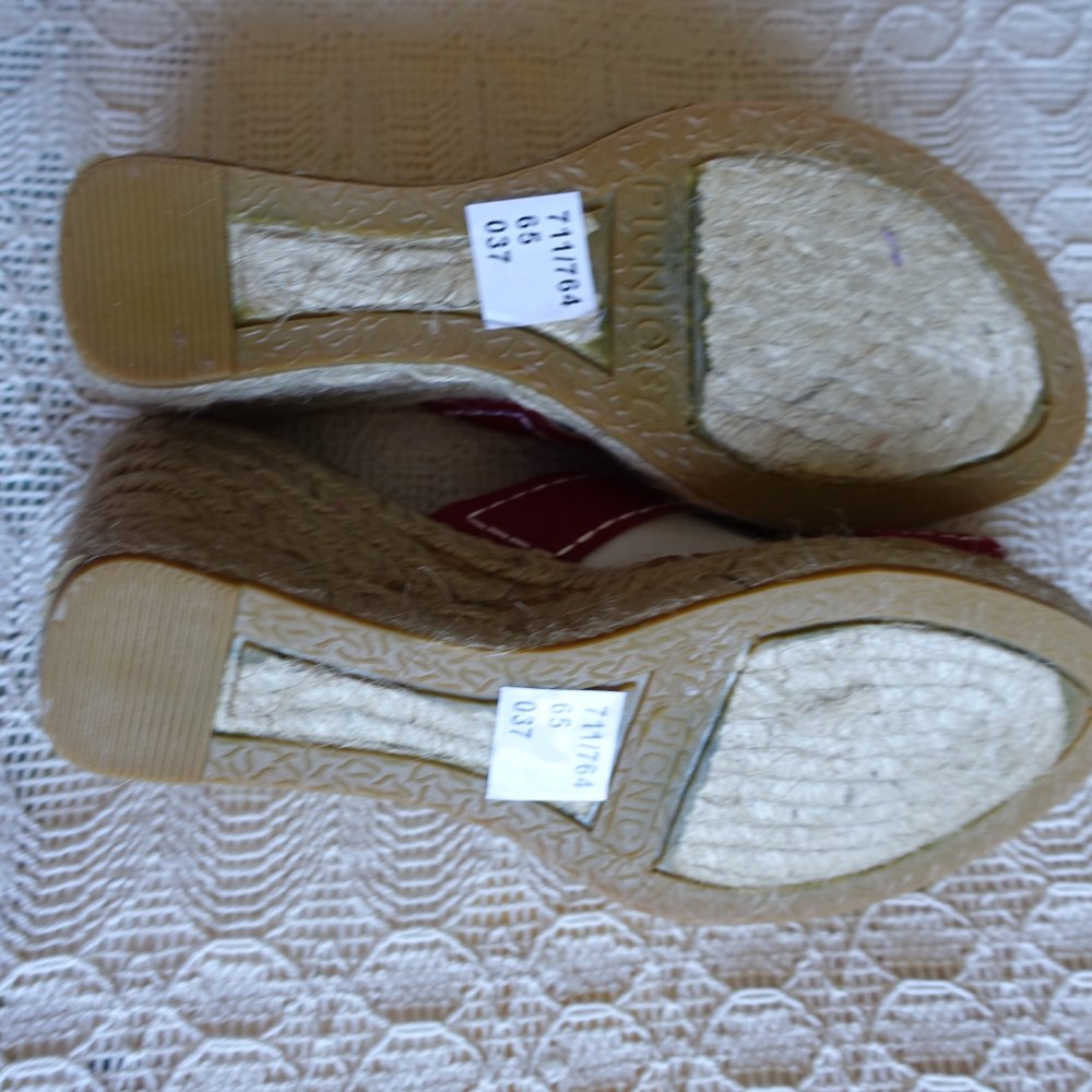 Pantoletten, rot, Gr. 37, nicht getragen, Keilabsatz 6 cm