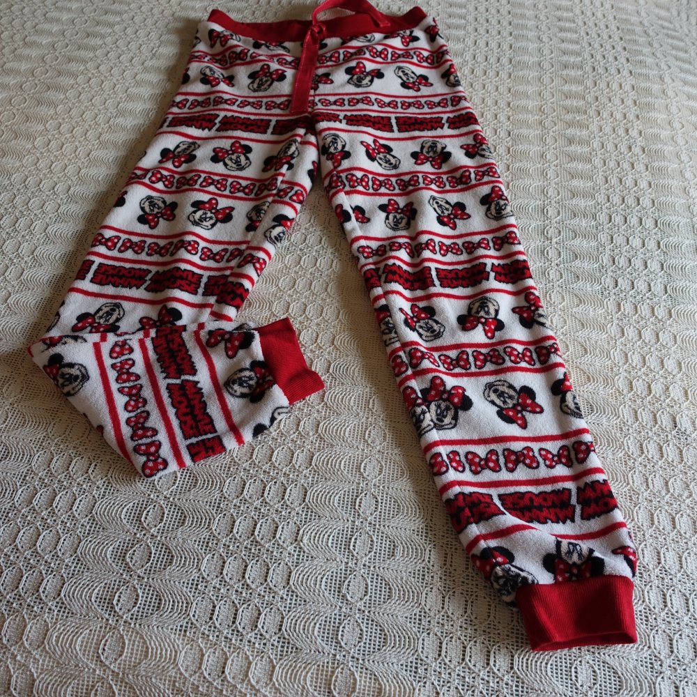 Jogginganzug, Schlafanzug, Pyjama, Gr. M+L bzw. Gr. 38+42, grau/rot