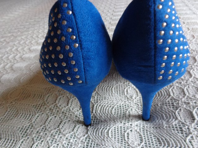 Pumps, High Heels, Gr. 39, royalblau, wildlederartig, Nieten