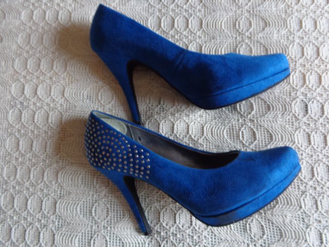 Pumps, High Heels, Gr. 39, royalblau, wildlederartig, Nieten