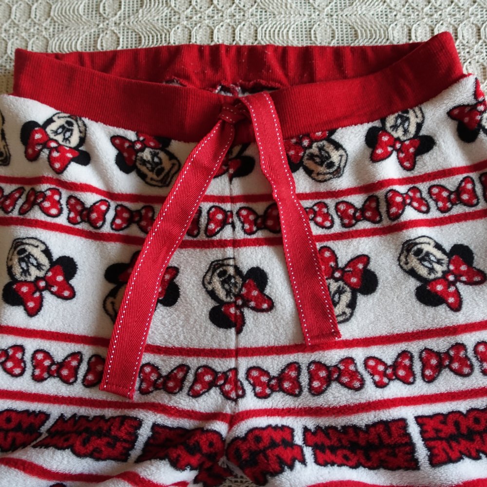 Jogginganzug, Schlafanzug, Pyjama, Gr. M+L bzw. Gr. 38+42, grau/rot