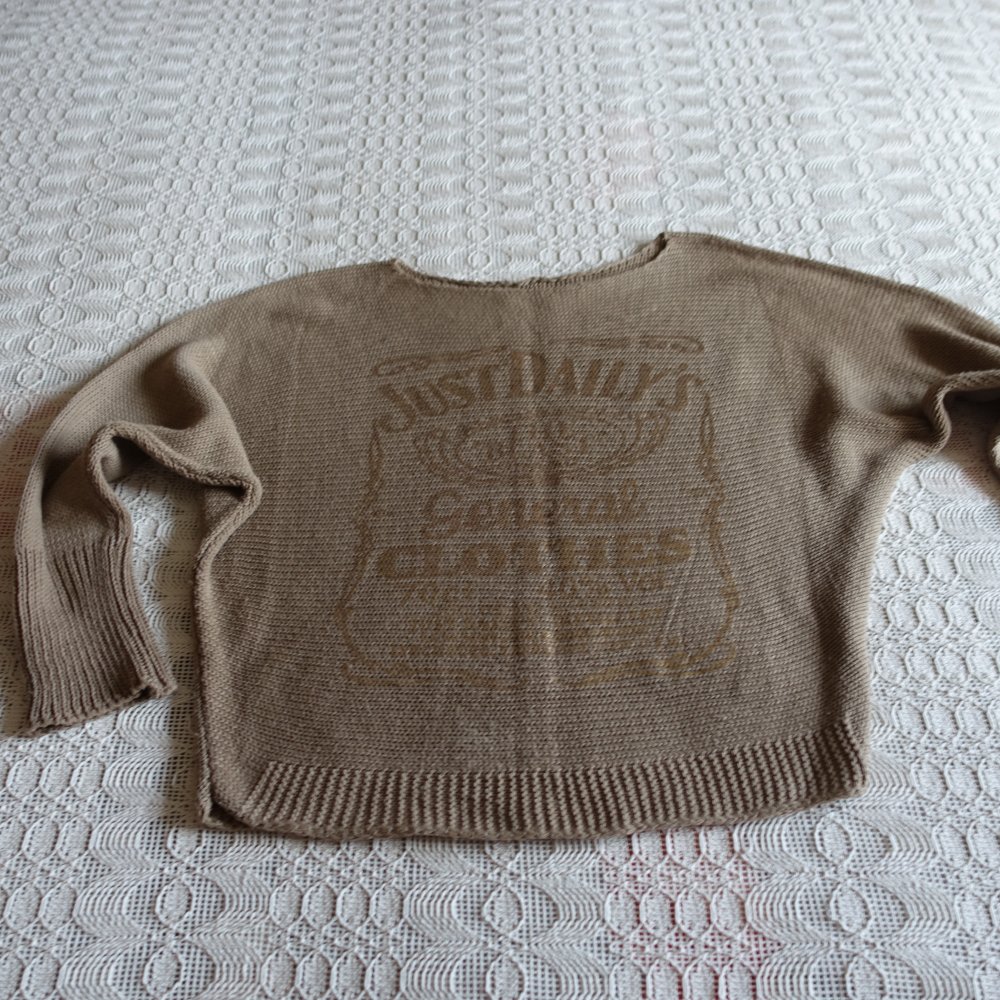 Pullover, Strickpullover, beige mit Goldschrift, ca. Gr. S bzw. ca. Gr. 36