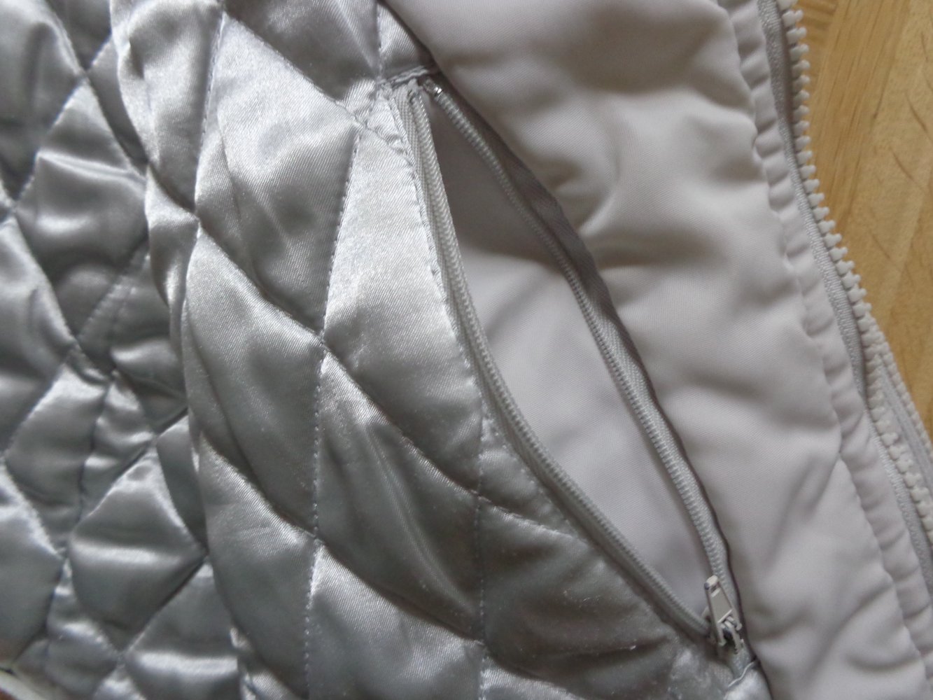 Jacke, Kapuzenjacke, weißgrau, Gr. M bzw. ca. Gr. 38, H&M