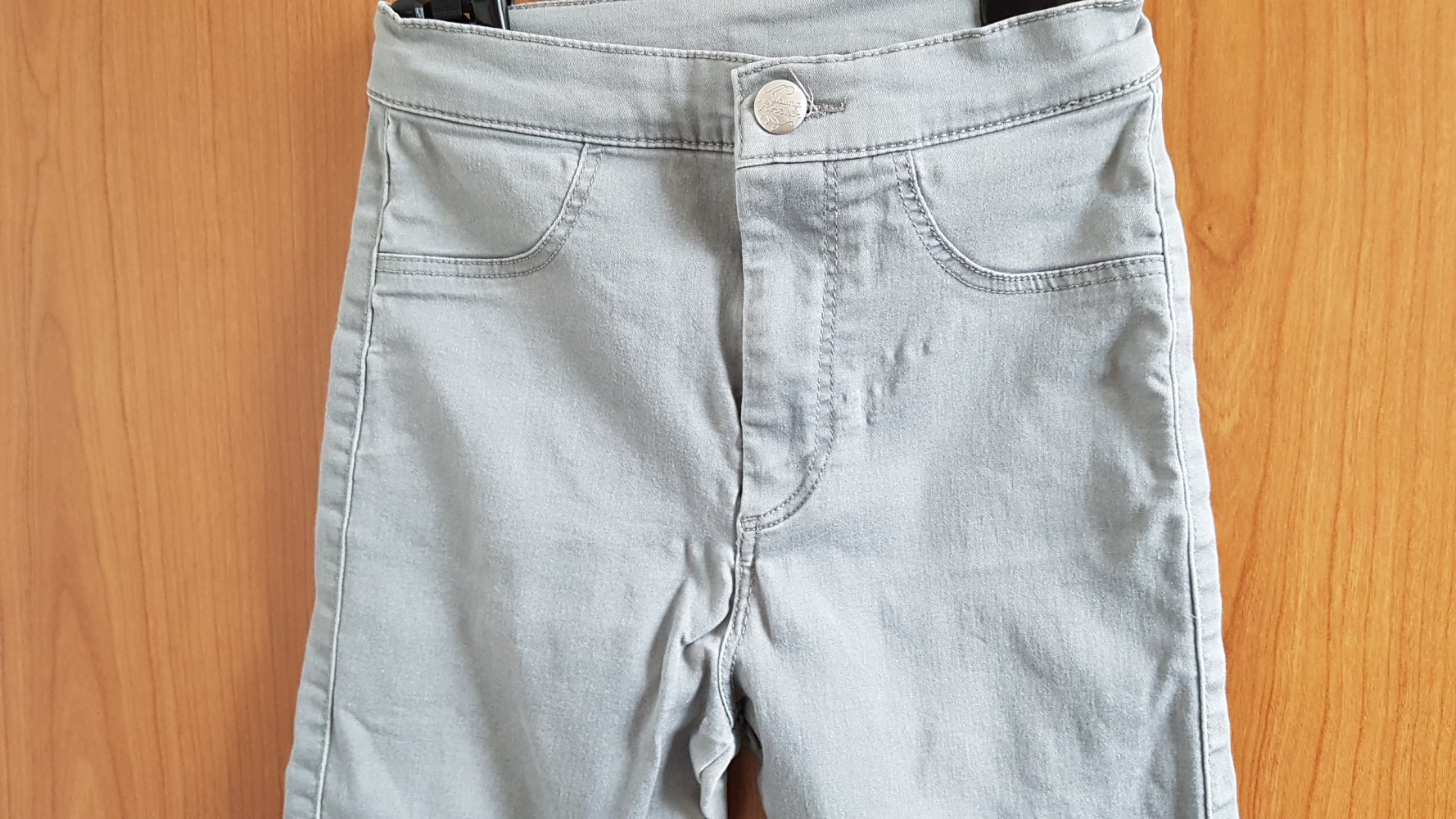 graue Jeans Gr. 140 von H&M