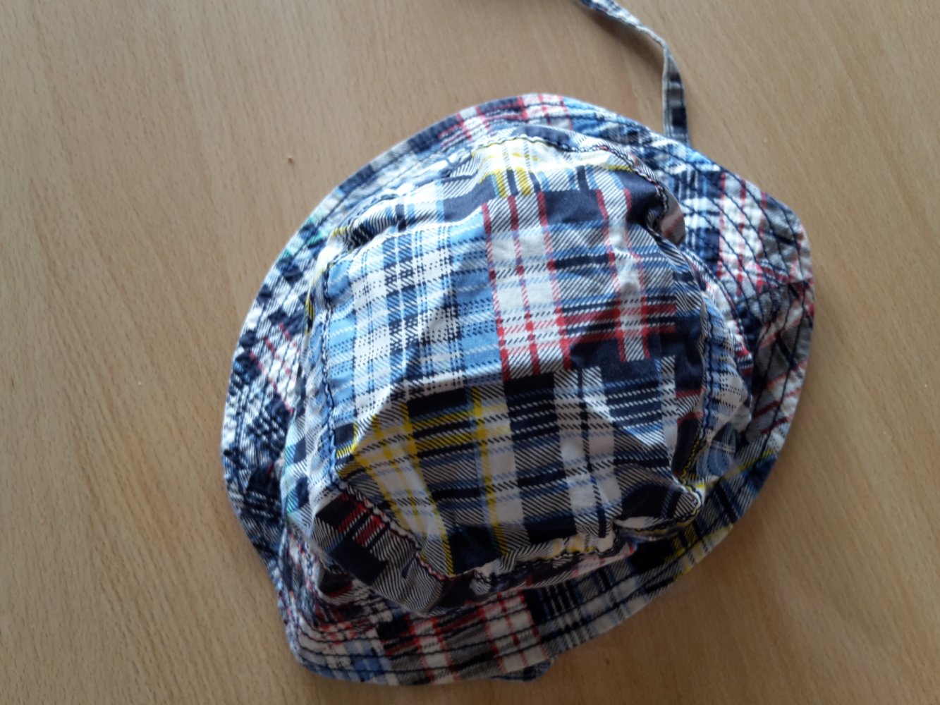 karierter Sommerhut / Fischhut in Gr. 86 von H&M