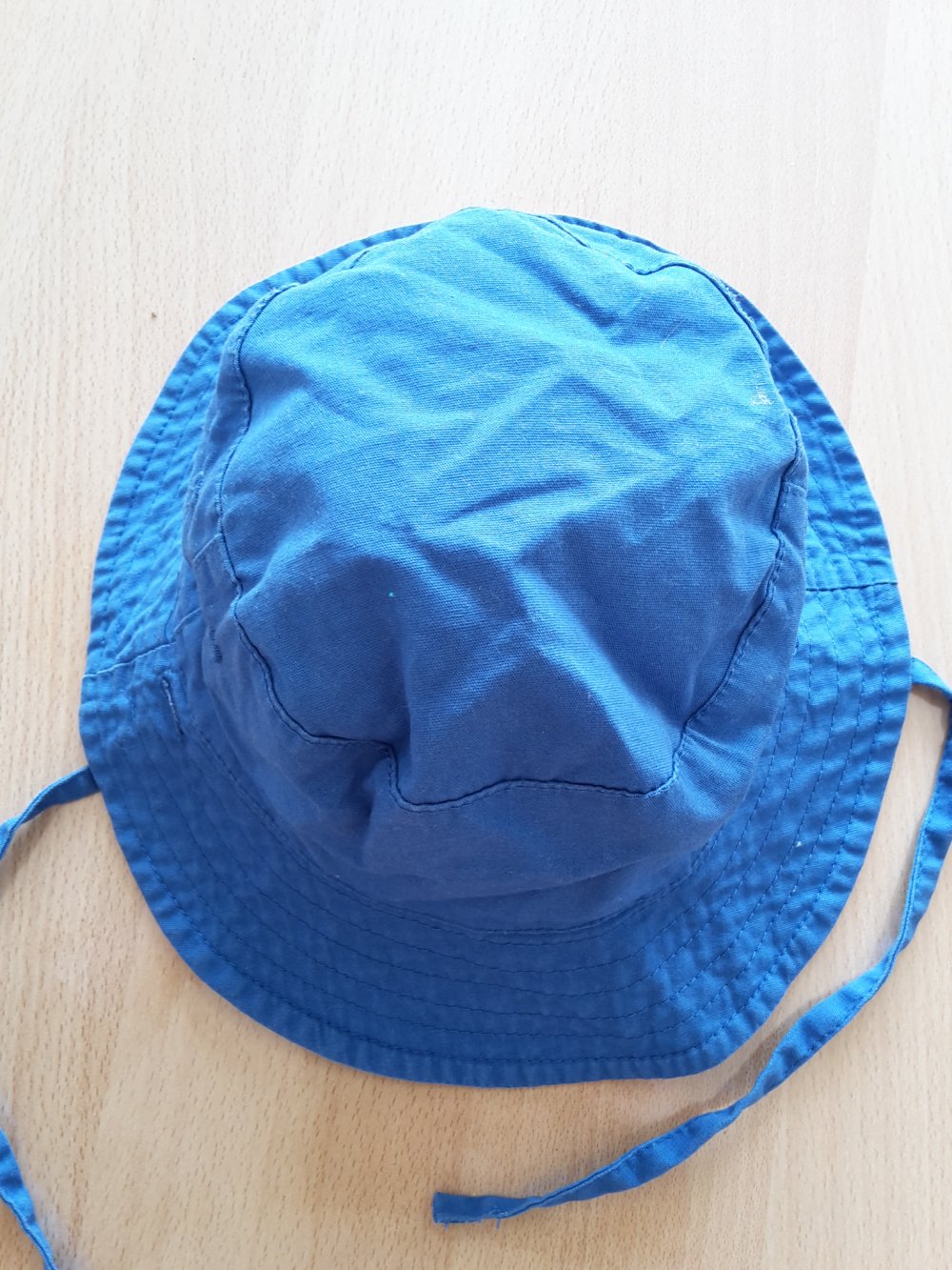 blauer Sommerhut in Gr. 86 von H&M