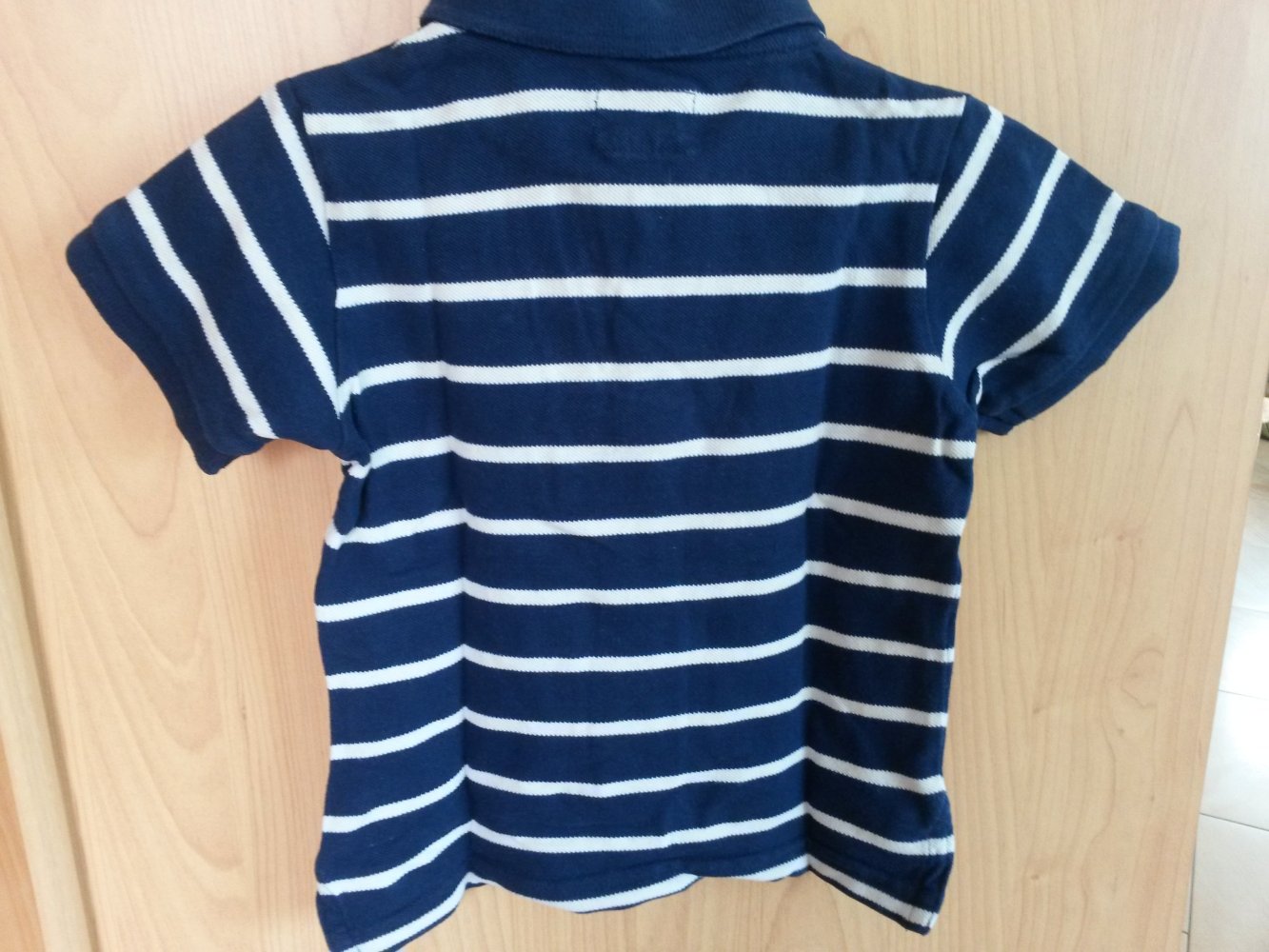 schönes gestreiftes Poloshirt in Gr. 74 von H&M