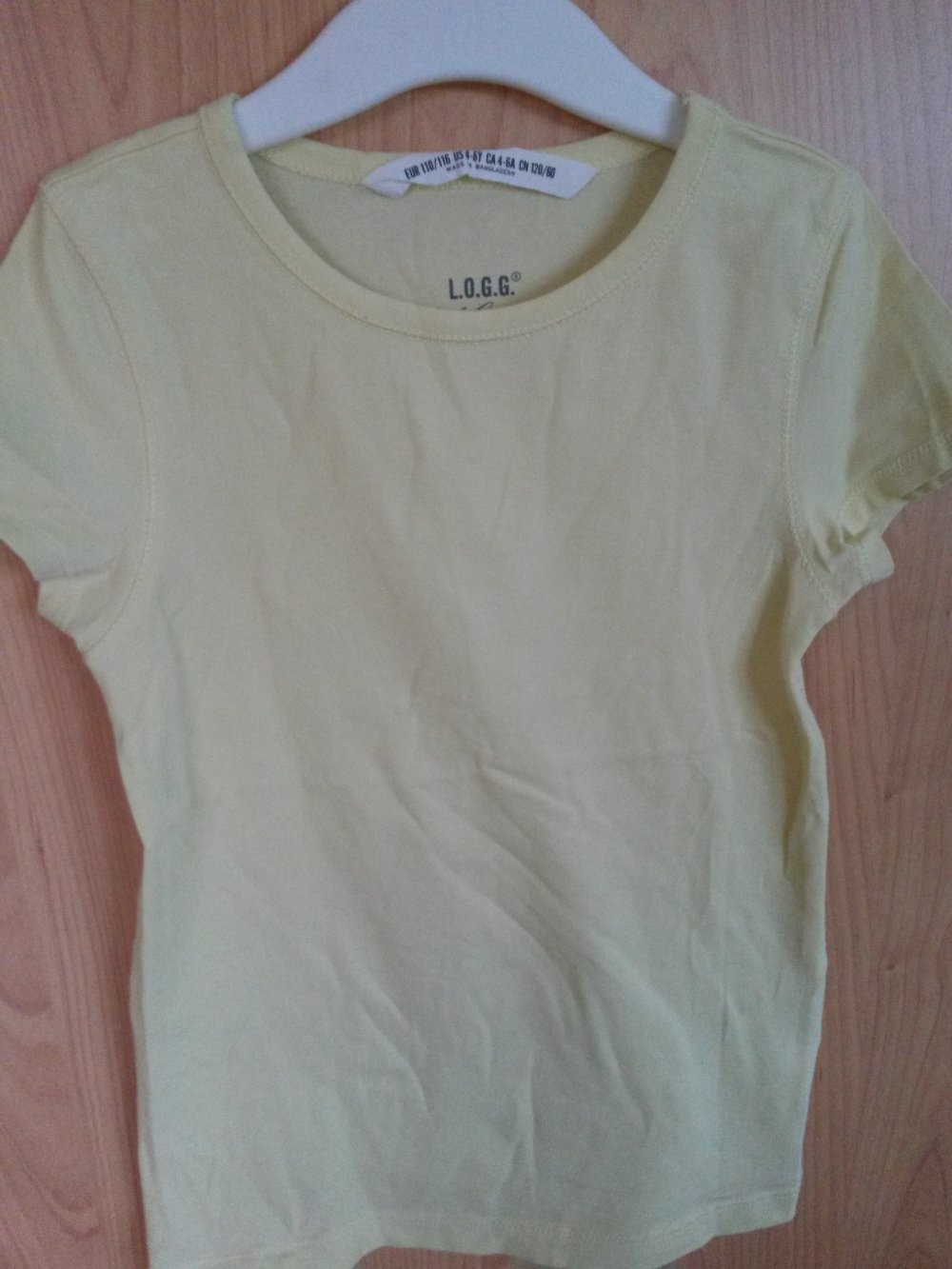 gelbes T-Shirt in Gr. 110/116 von H&M