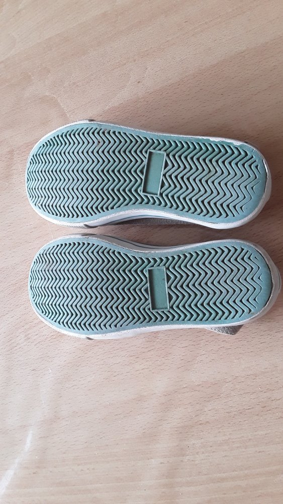 beige Sneaker in Gr. 28 H&M