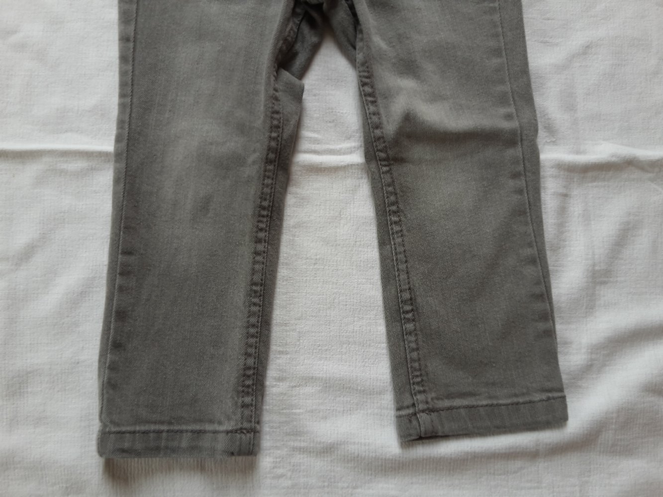 graue Jeans in Gr. 92 