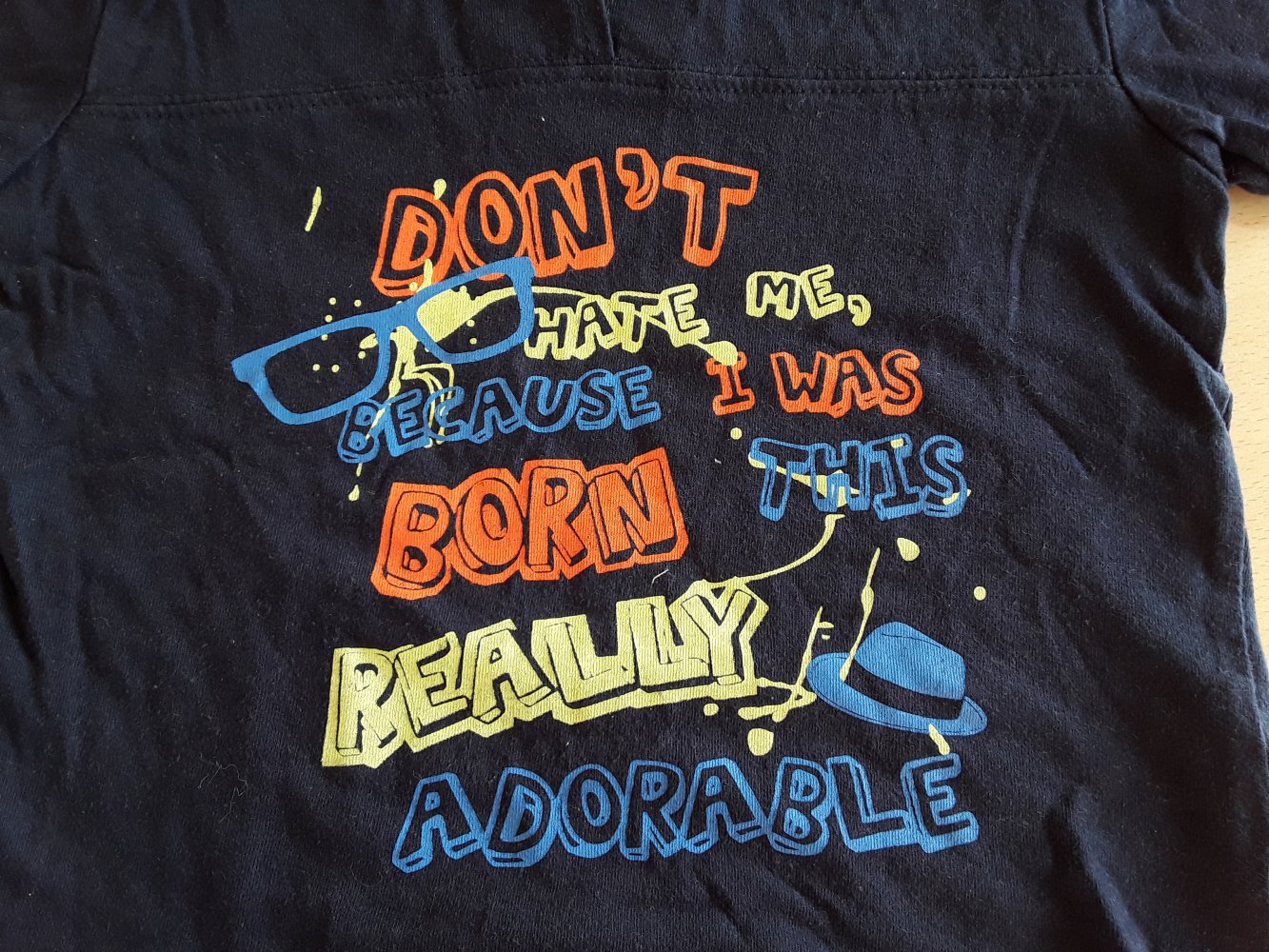 dunkelblaues T-Shirt mit Kaputze in Gr. 86