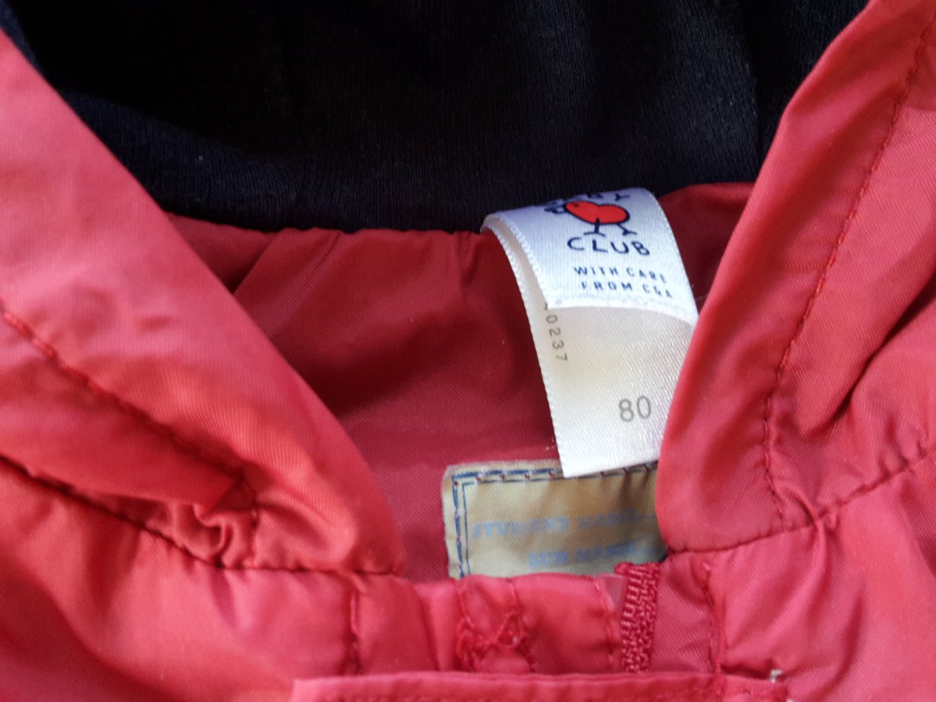 rote leicht gefütterte Windjacke in Gr. 80 von C&A