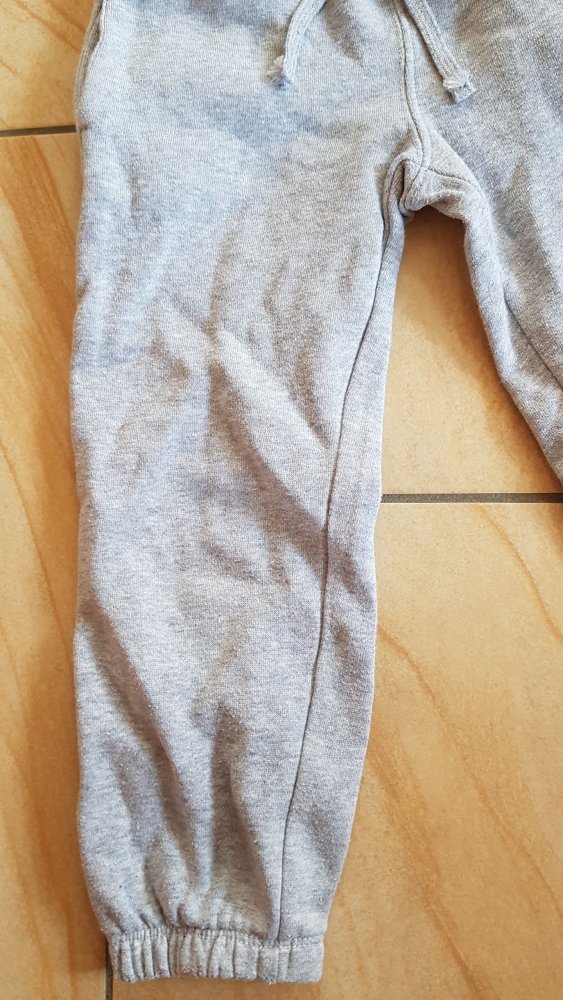 graue Jogginghose 98/104 lupilu