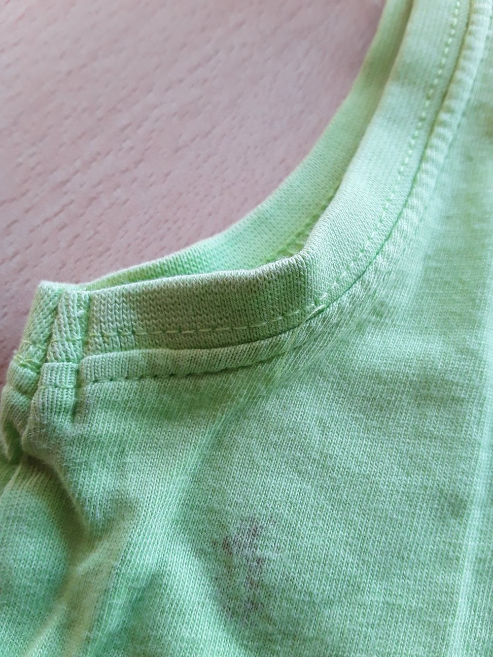 hellgrünes Tanktop / ärmelloses Shirt in Gr. 86/92 von H&M