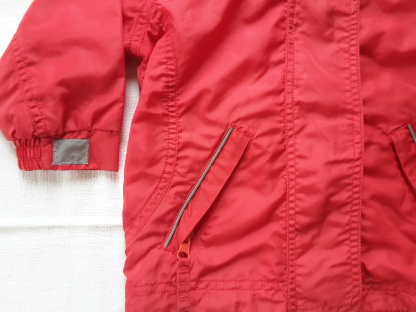 rote Windjacke in Gr. 92 von Power Kids