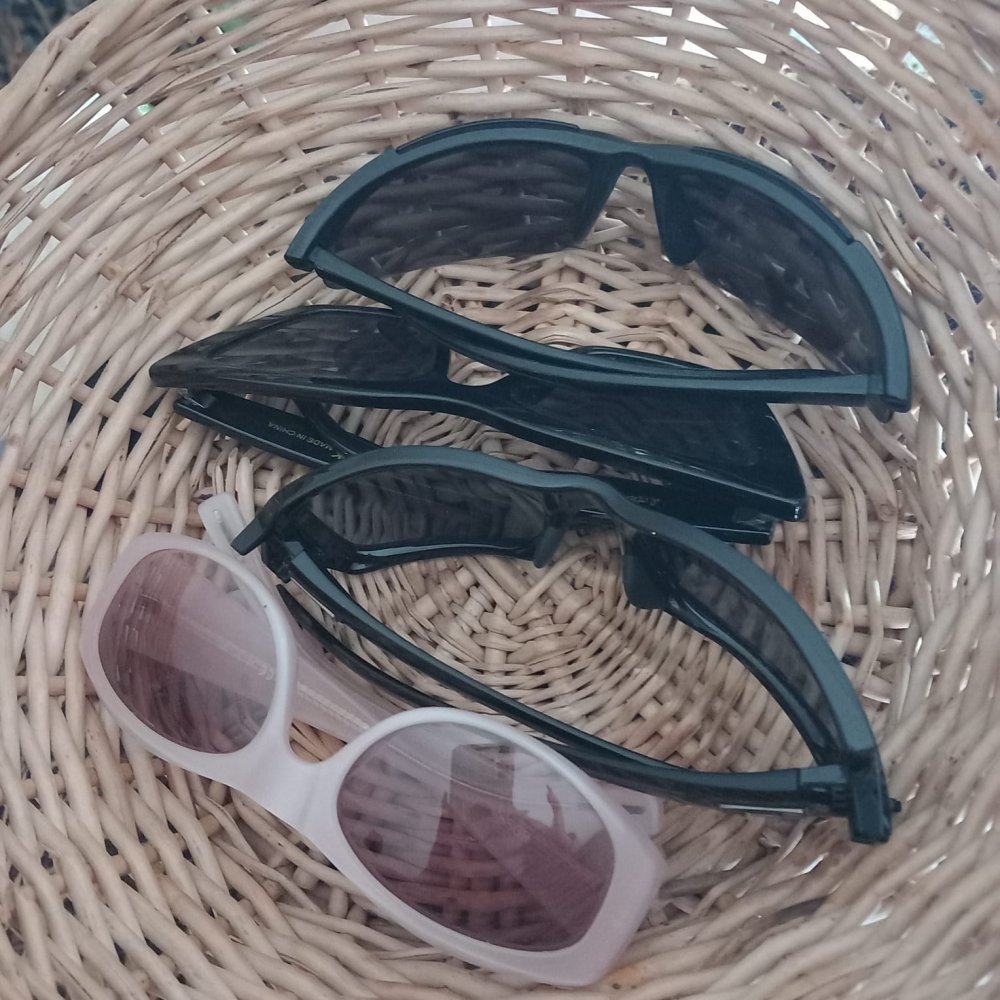 *** 4- teiliges Set Sonnen Brillen ***