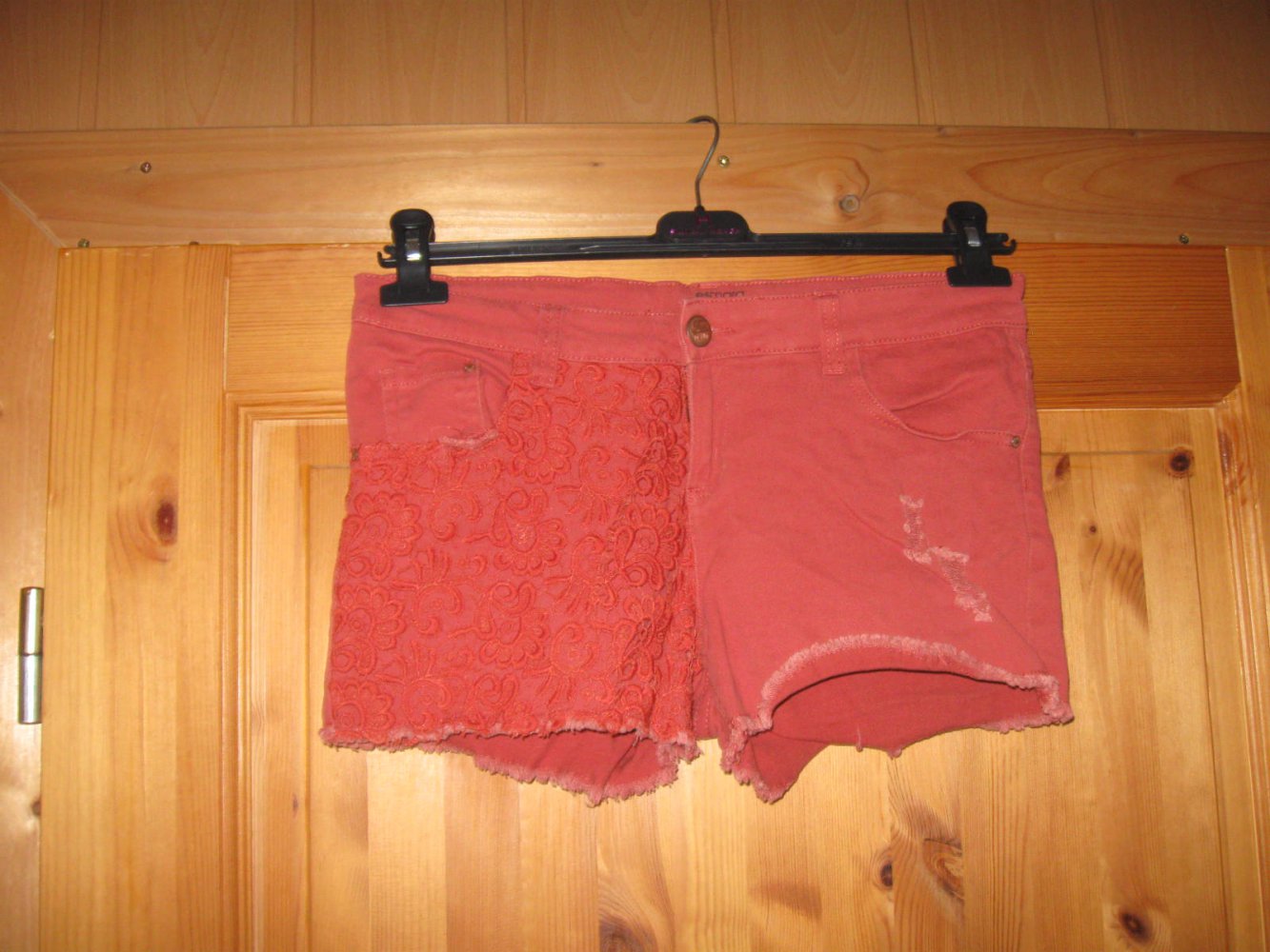 *** Super Shorts mit Spitze ***