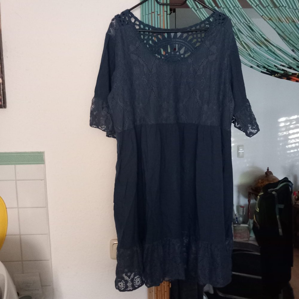 *** Kleid mit Spitze ***