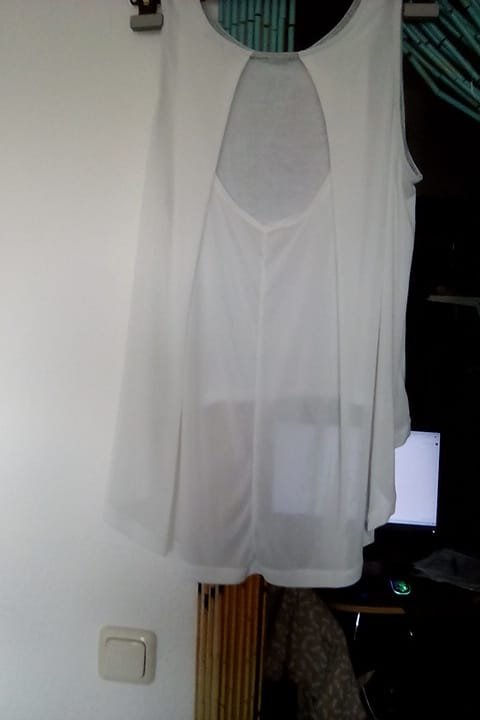 *** Wow ~ Super Shirt ~ Raffinierter Rücken Ausschnitt ***