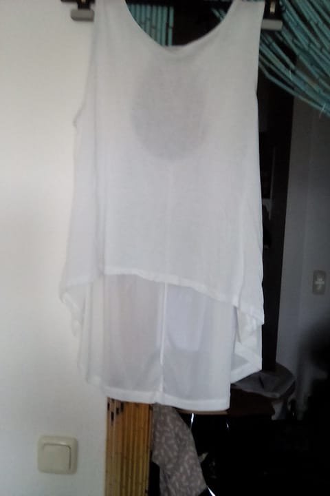 *** Wow ~ Super Shirt ~ Raffinierter Rücken Ausschnitt ***