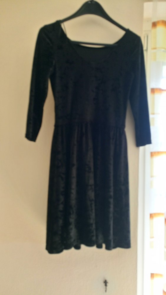 Schwarzes Samt Kleid