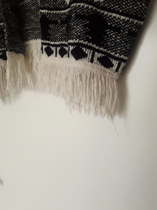 Cardigan Ponchojacke Überwurf Jäckchen Muster Fransen Creme Schwarz Gemustert Poncho Kurzarm Hippie Boho Ethno Fransen