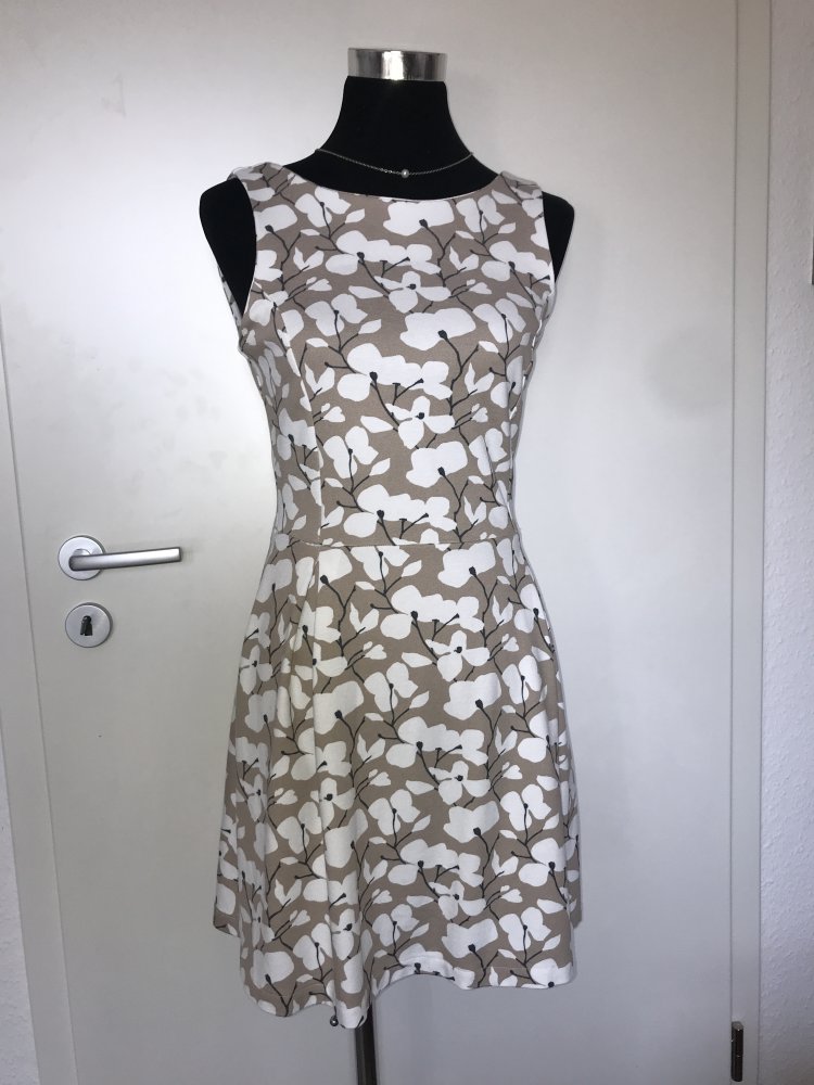 Tolles Sommerkleid beige bedruckt 