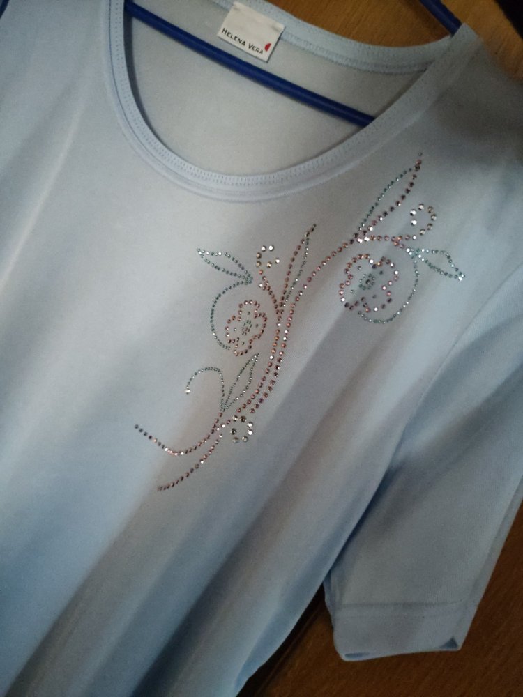 Hellblaues T-Shirt Glitzersteinchen Blume Helena Vera