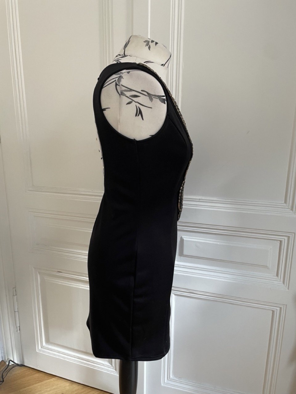 Körperbetontes Kleid mit Golddetails von Danity, Gr. M