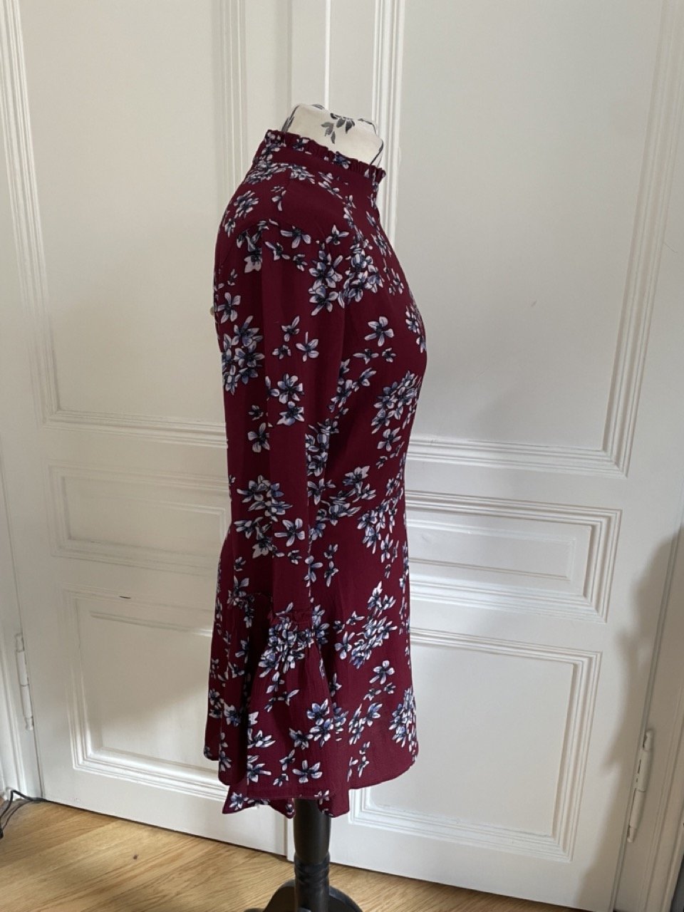 Florales Kleid mit Trompetenärmeln von AX Paris, Gr. 38 (10)