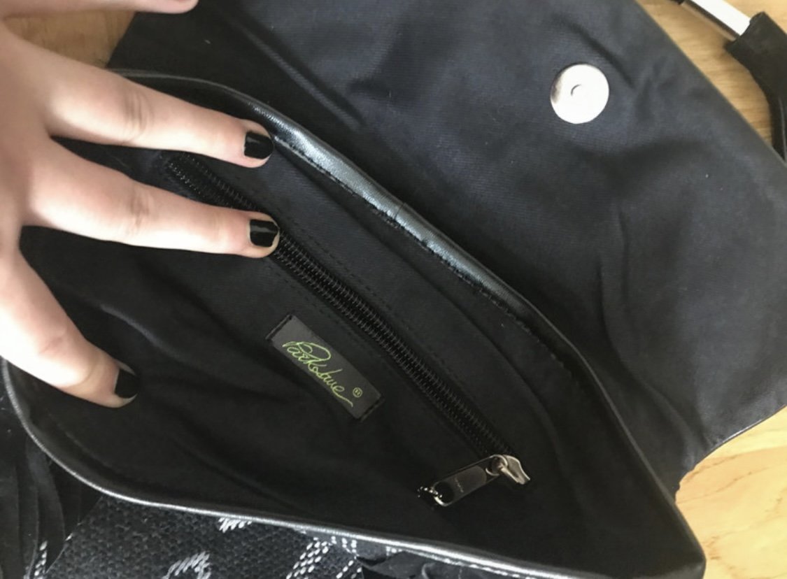 Clutch mit Fransen und Ethno-Muster von ASOS