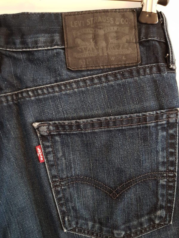  Jeans blau Levi Strauss & Co im Used Look  Schicke Jeans in blau von Levi's Im Used Look und ungetragen Weite 33 Länge 34