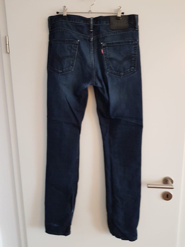  Jeans blau Levi Strauss & Co im Used Look  Schicke Jeans in blau von Levi's Im Used Look und ungetragen Weite 33 Länge 34