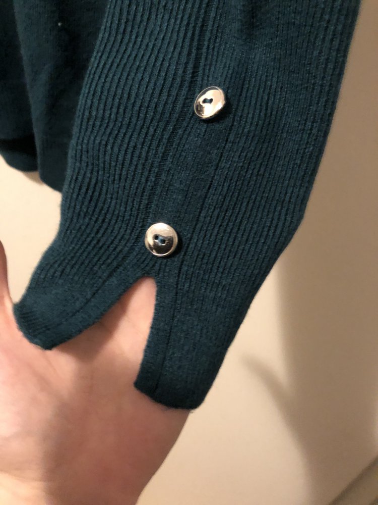 Primark Pulli mit deko-Knöpfen 