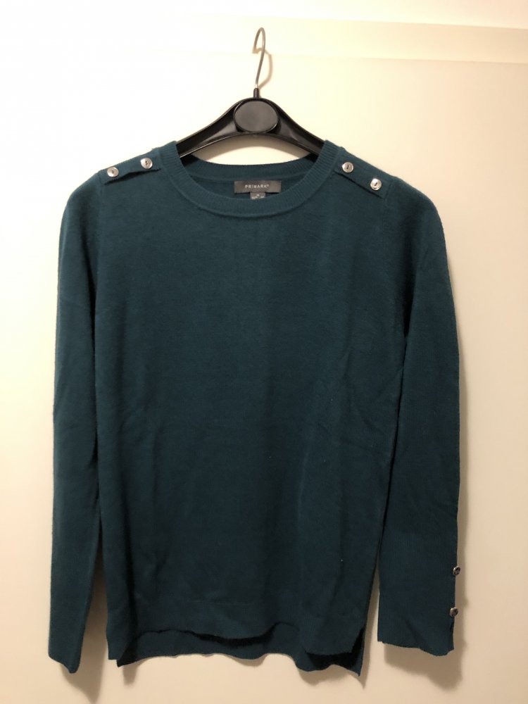 Primark Pulli mit deko-Knöpfen 