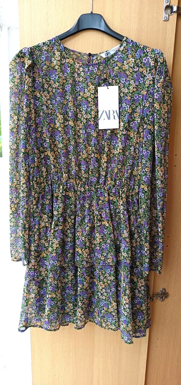 NSTA BLOGGER 50€ Zara Chiffon Volant Volantkleid Blumenmusterkleid Blumenprintkleid Puffärmel Kleid schwarz Blumen lila grün gelb bunt geblümt gr. 36 S NEU mit ETIKETT