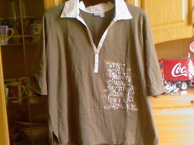 Tshirt Shirt Kragen kakifarbend Gr.56/58