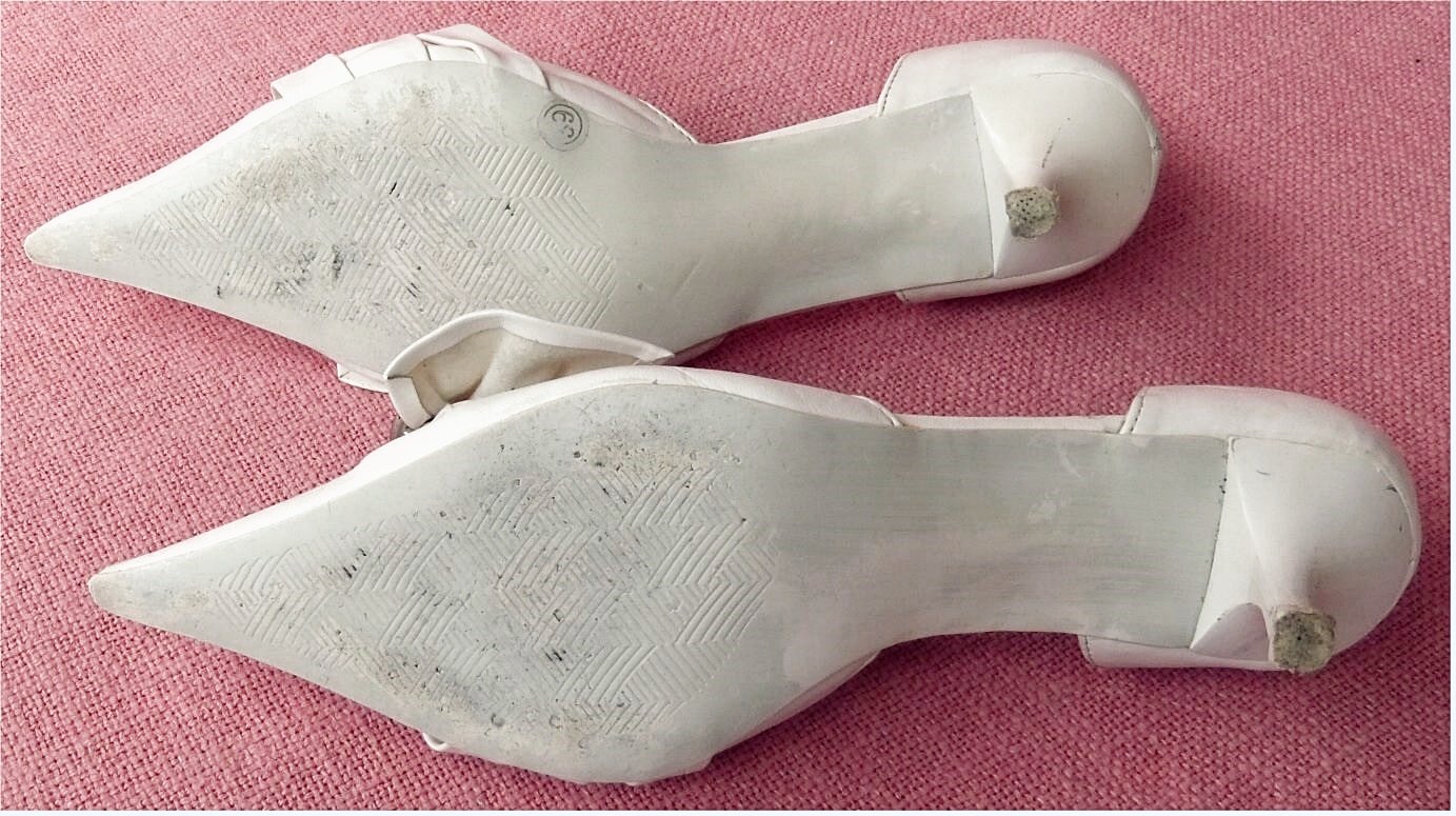 spitzlaufende Graceland Pumps weiß mit Dekoring - Größe 39 - Absatz ca. 5,5 cm