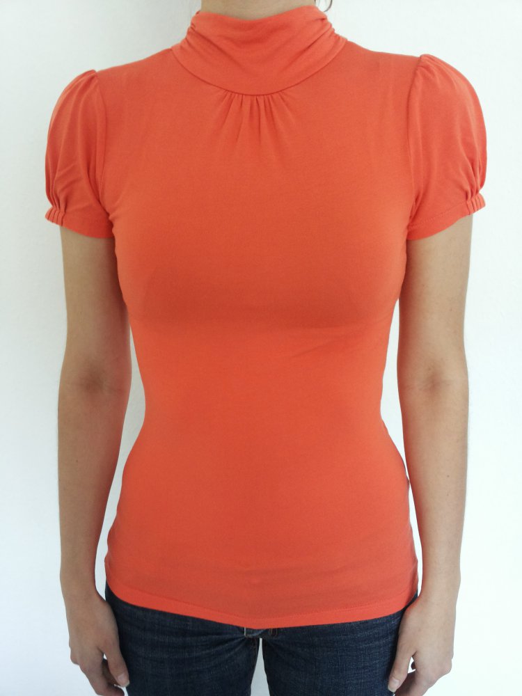 Basic Top von Laura Scott, Koralle