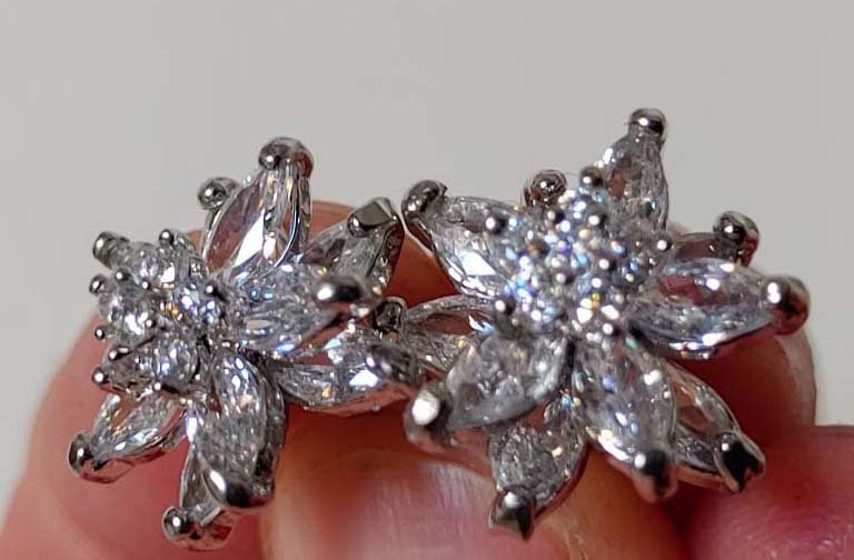 Ohrringe silber_glitzernden Steinchen