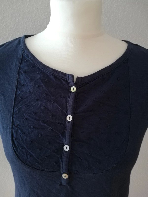 Neuwertiges Esprit Tshirt Gr. 36 S marineblau dunkelblau