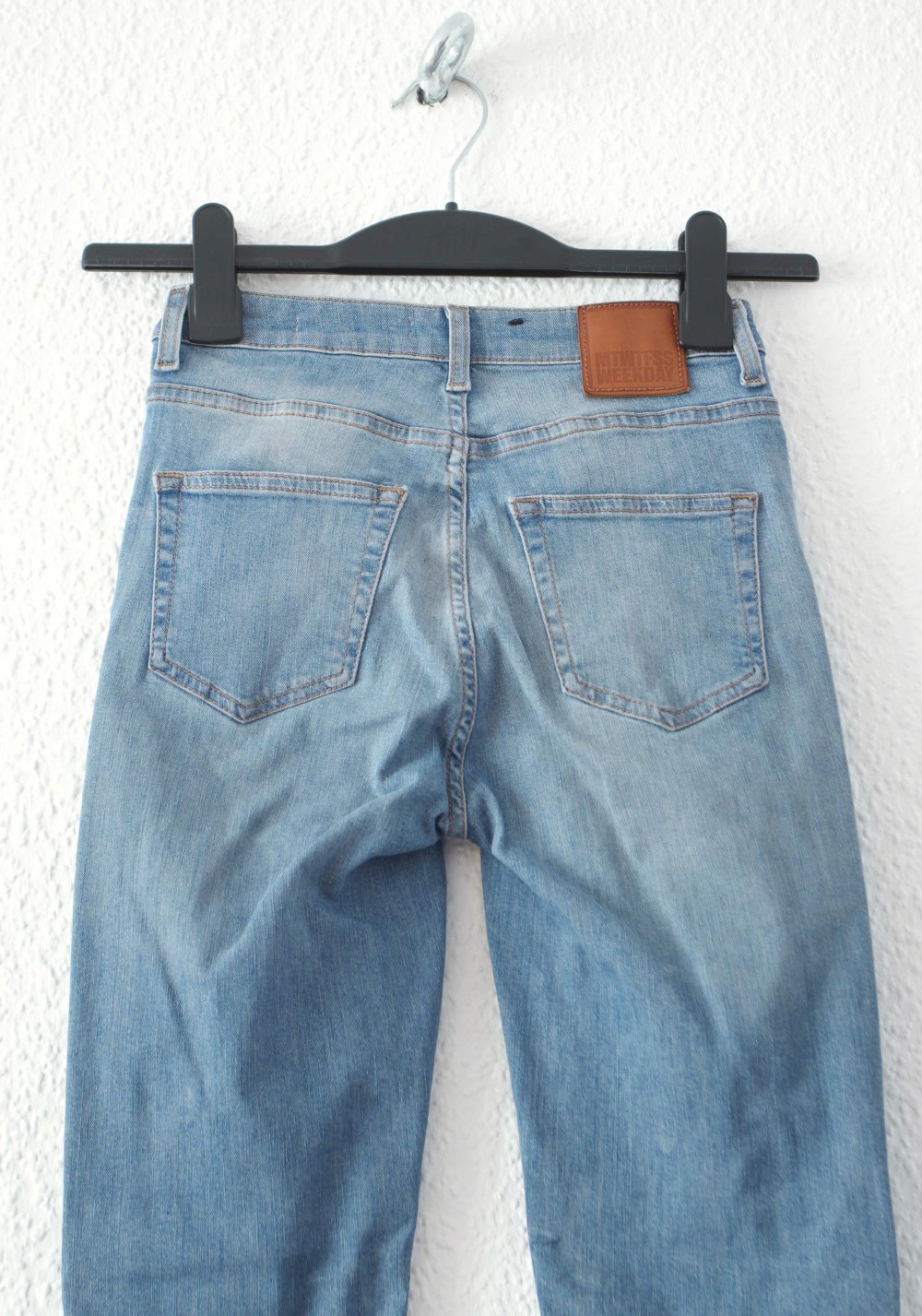 Highwaist Weekday Röhrenjeans Gr. 25/30 XS 34 shaping hellblau Technoelfe