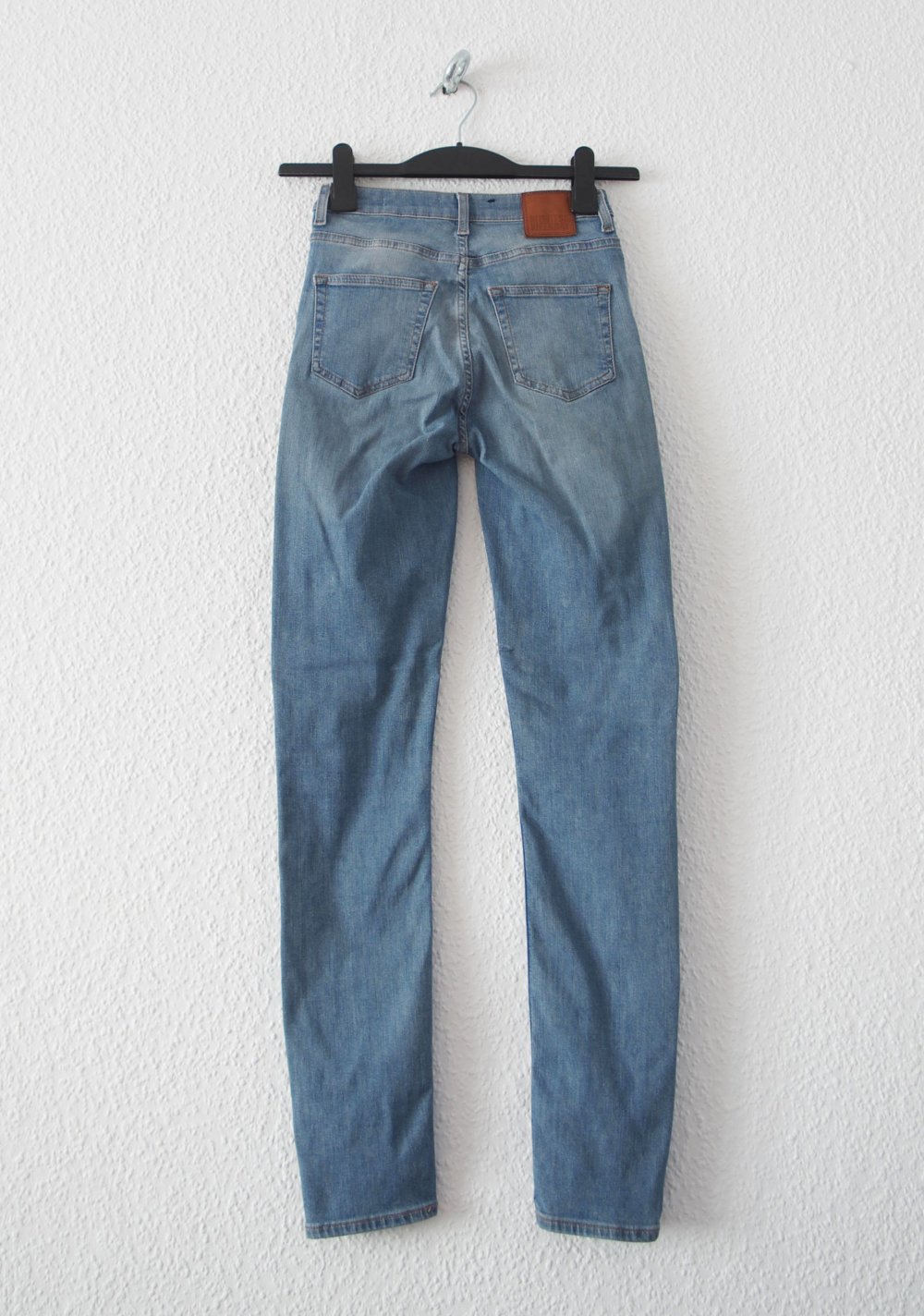 Highwaist Weekday Röhrenjeans Gr. 25/30 XS 34 shaping hellblau Technoelfe