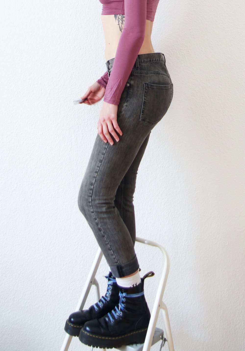 Graue Weekday Skinnyjeans Gr. 40 L32 W30 Techno Röhrenhose used Look