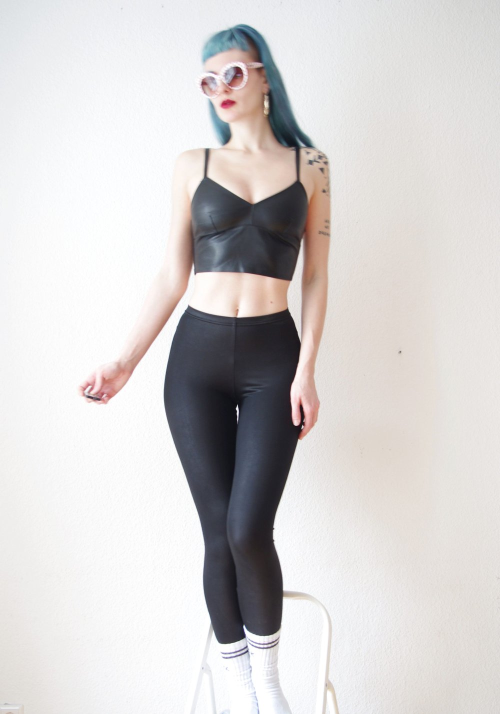 Matte American Apparel Kunstlederleggings Gr. M 38 schwarz highwaist Technobarbie Gothic Festival