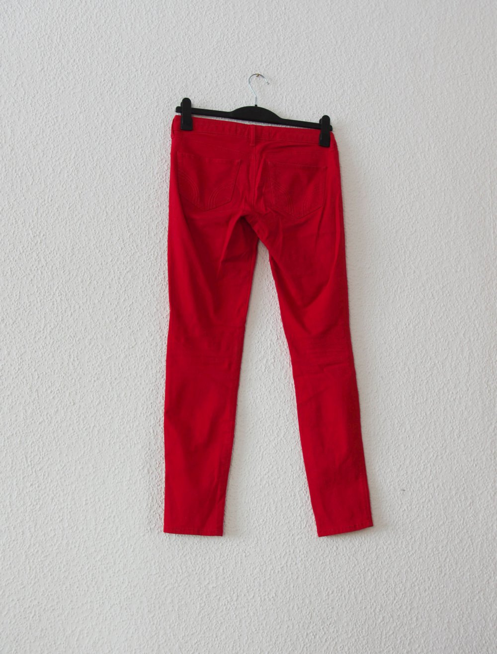 Auffallende knallrote Hollister Skinny Jeans Gr. 26 S 36 38 Röhrenjeans stretchig