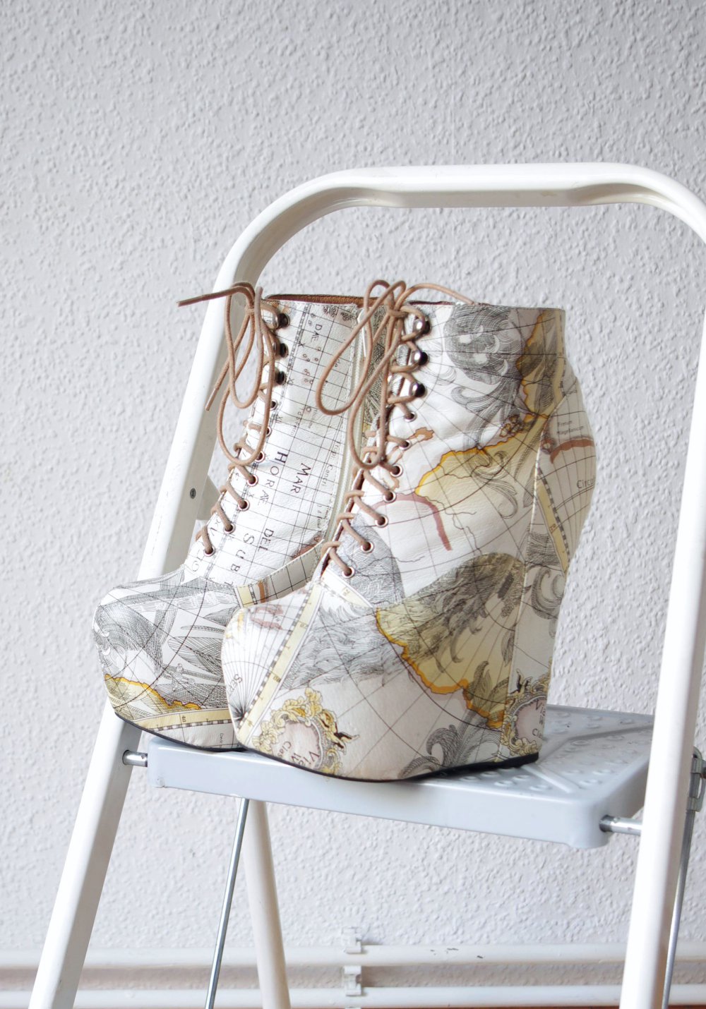 Seltene Jeffrey Campbell Damsel Plateau Boots Gr. 40 40,5 Steampunk Weltkarte Festival chunky
